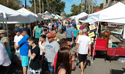 FarmersMarketCrowd